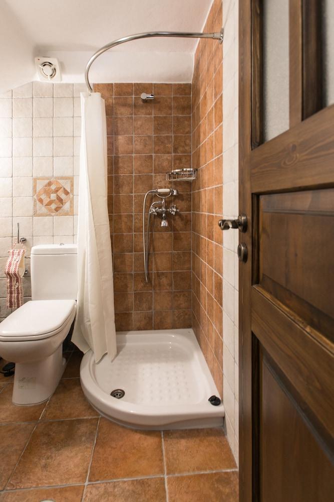 Traditional Inn Pirethron Apérathos エクステリア 写真