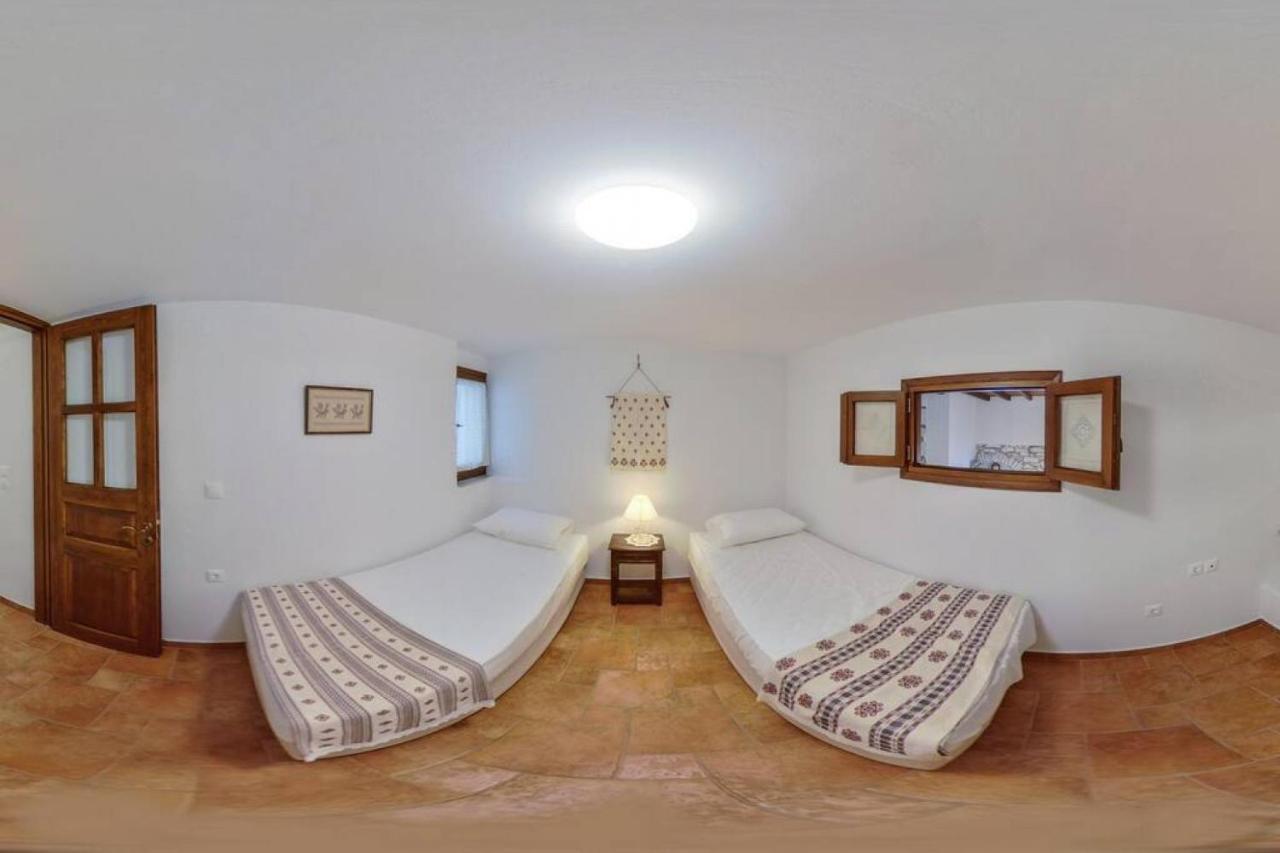 Traditional Inn Pirethron Apérathos エクステリア 写真